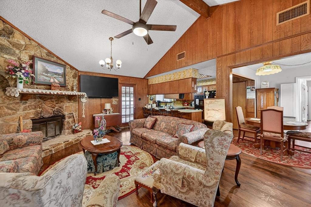 Caddo Peak Estate - Residential