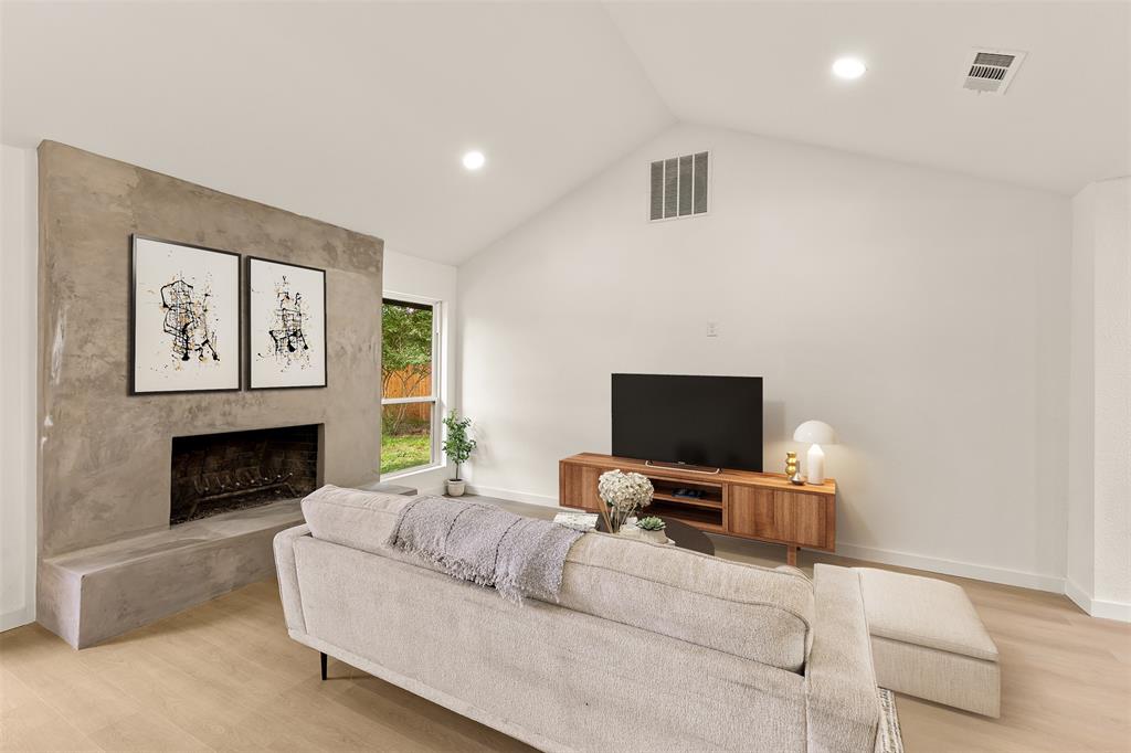 2118 Redondo Drive