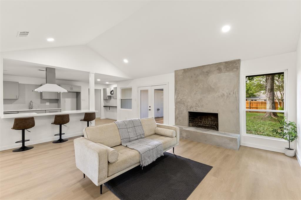 2118 Redondo Drive