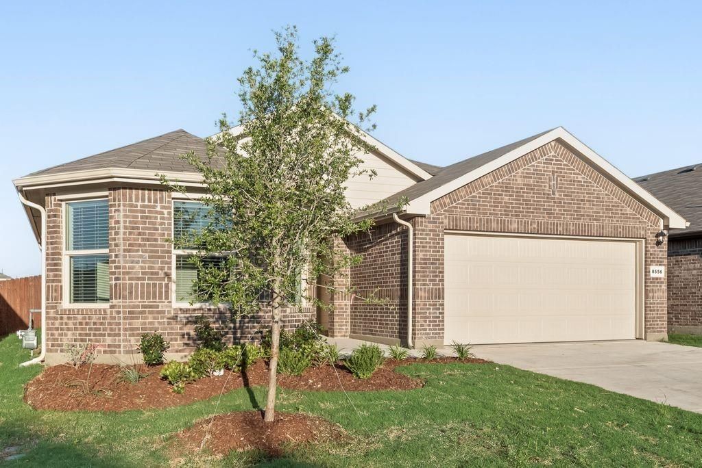 Photo of 8556 Dunnstown Drive, Fort Worth, TX 76131 (MLS # 21251572)