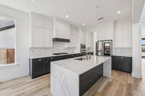 Photo of 580 Falling Leaves Drive, Prosper, TX 75078 (MLS # 21048104)