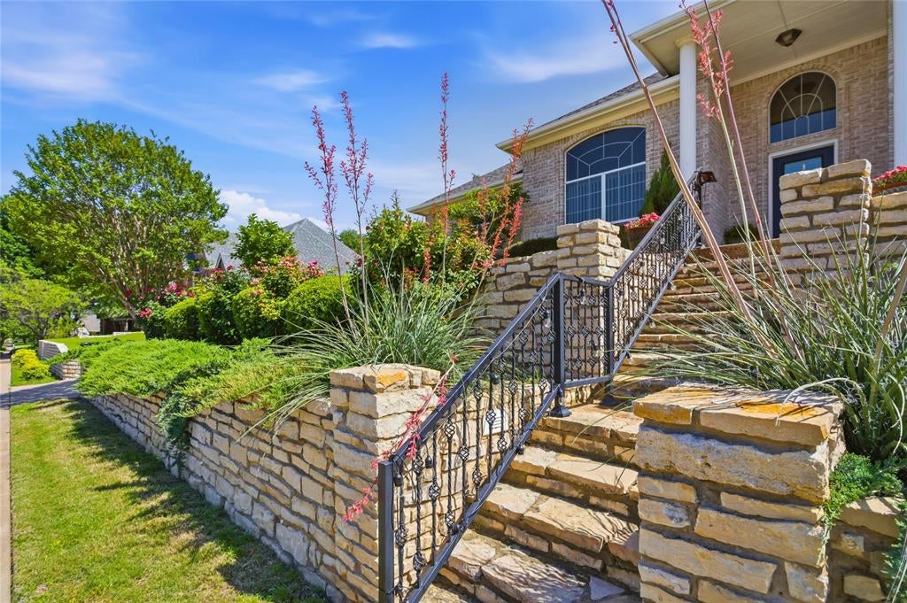 1910 Maplewood Drive