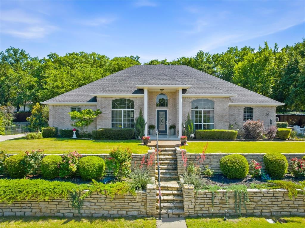 1910 Maplewood Drive