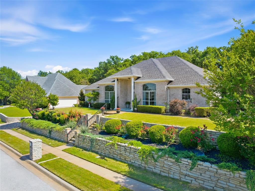 1910 Maplewood Drive