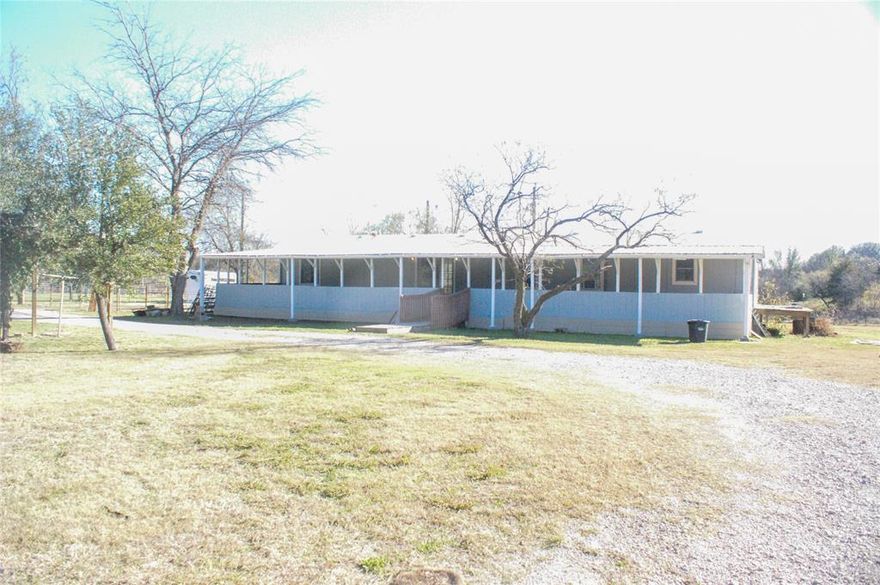 Beautiful Palm Harbor manufactured home offering 1,800 sq ft of living space with 2 full bathrooms and a spacious primary suite featuring a walk-in closet. The property includes a brand-new septic system, electricity on-site, well water available, and is horse-friendly. Multiple internet providers service the area. Conveniently located just 3 miles from nearby universities, 3 miles to I-35, and approximately 60 minutes from the Oklahoma border. A great blend of modern amenities, space, and accessibility.