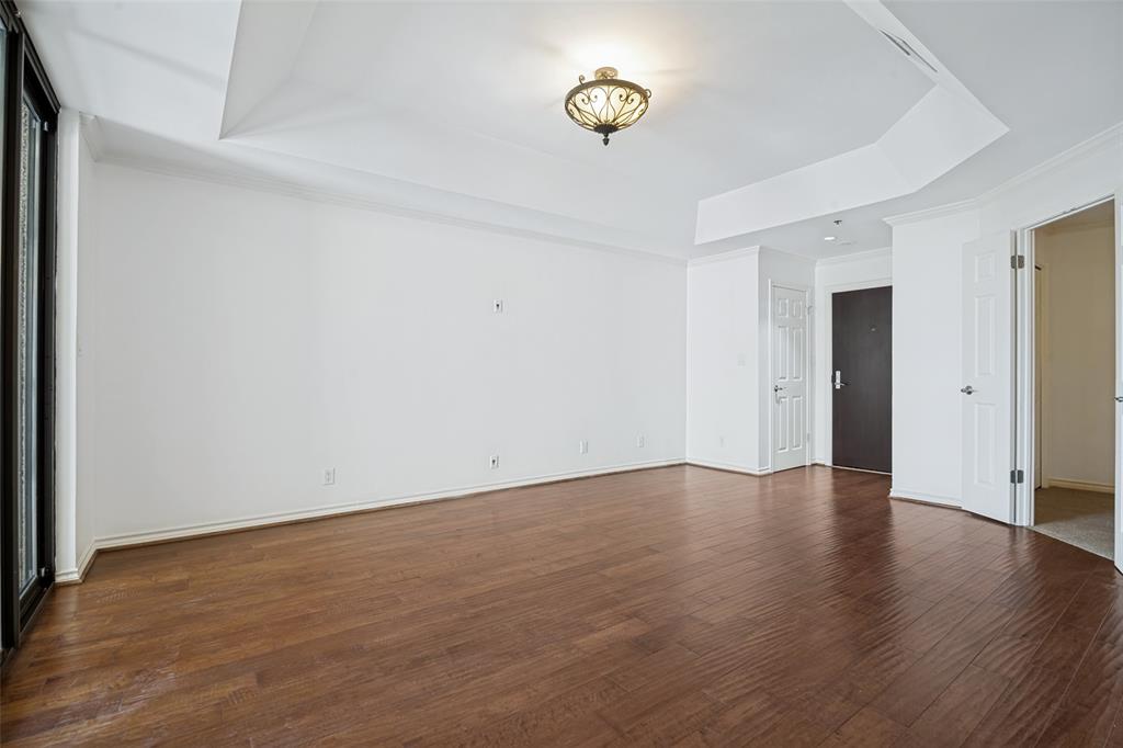 5909 Luther Lane 1202