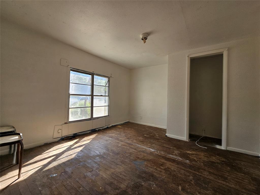 4313 Conkling Avenue