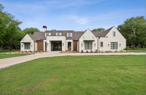 Photo of 8013 W Landings Road, Granbury, TX 76049 (MLS # 21328891)