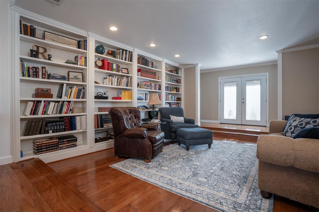 3812 Lands End Street