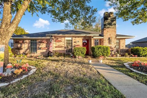 Tiny photo for 1718 Oak Post Drive, Terrell, TX 75160 (MLS # 21099162)
