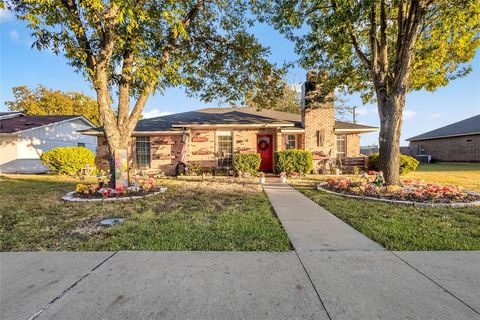 Tiny photo for 1718 Oak Post Drive, Terrell, TX 75160 (MLS # 21099162)