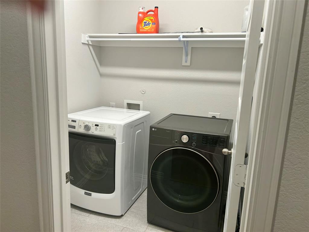 Justin, Texas 76247, United States, 3 Bedrooms Bedrooms, ,2 BathroomsBathrooms,Residential,Active,212212