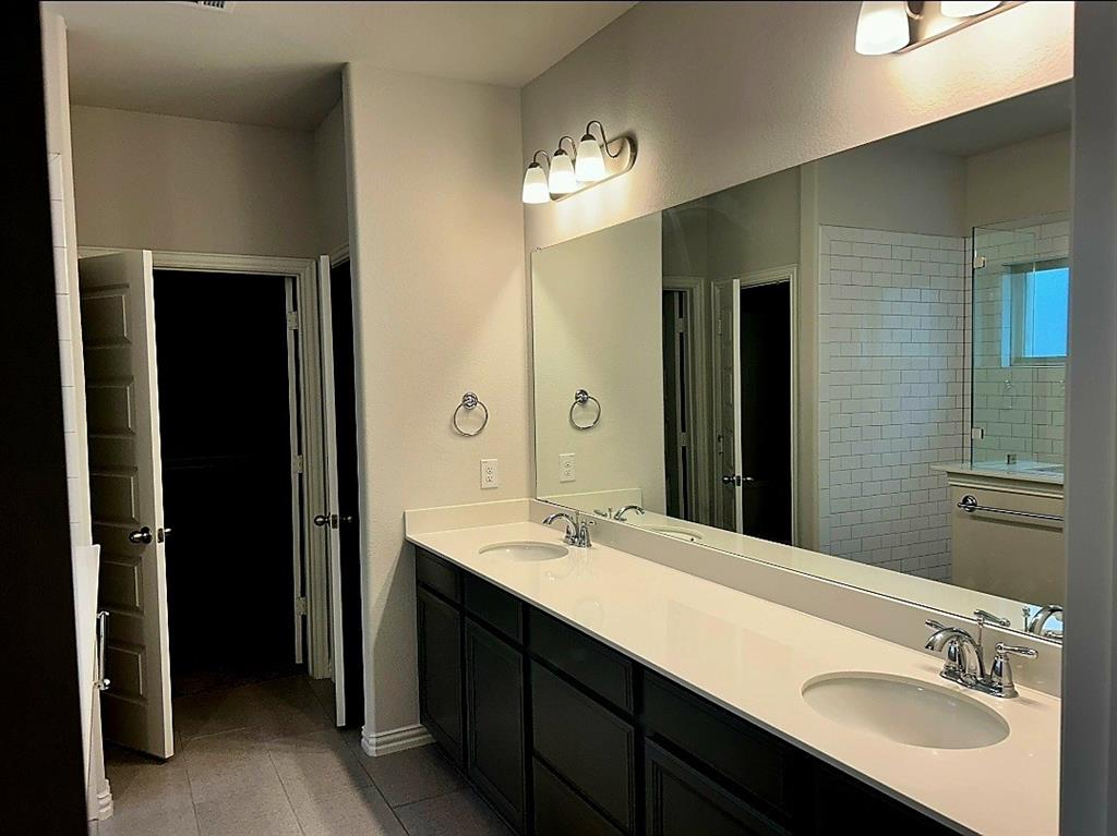 Justin, Texas 76247, United States, 3 Bedrooms Bedrooms, ,2 BathroomsBathrooms,Residential,Active,212212