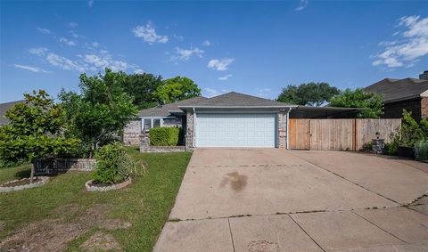 416 Birchwood Lane Fort Worth TX 76108