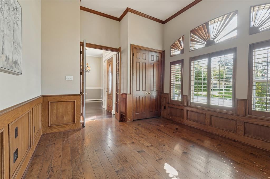 2704 Horsehead Crossing