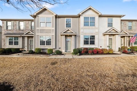 Photo of 6944 Carrington Lane, Fort Worth, TX 76137 (MLS # 21179146)