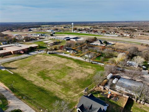 111 N Stadium Drive Alvord TX 76225