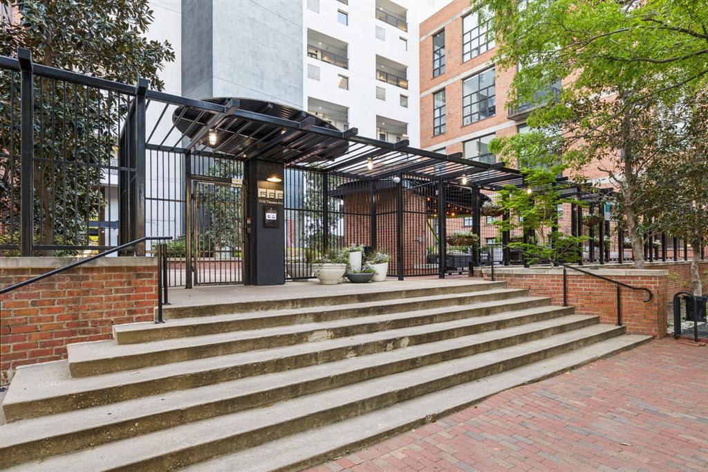 588 Condos - Residential Lease