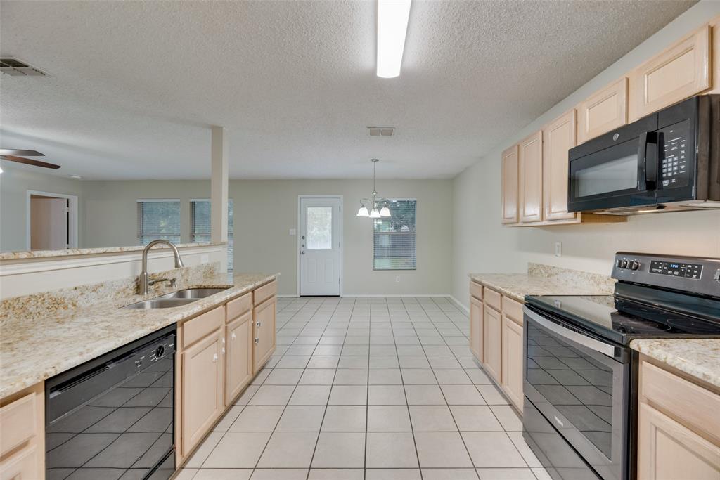 Meadowcreek Estates Ph IV - Residential Lease