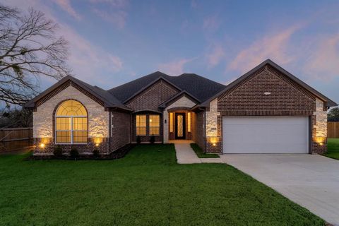 310 Oakwood Drive Euless TX 76040