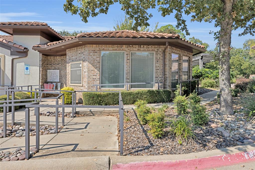 550 N Walnut Creek Drive 100