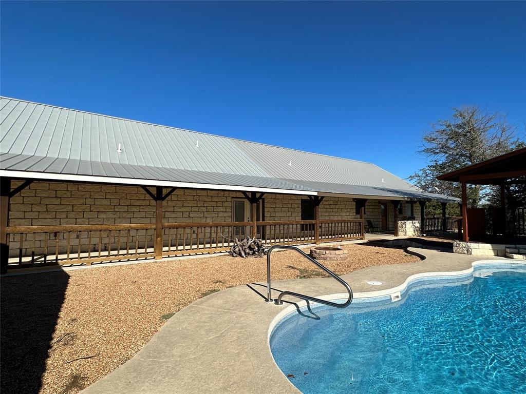 1689 County Road 295