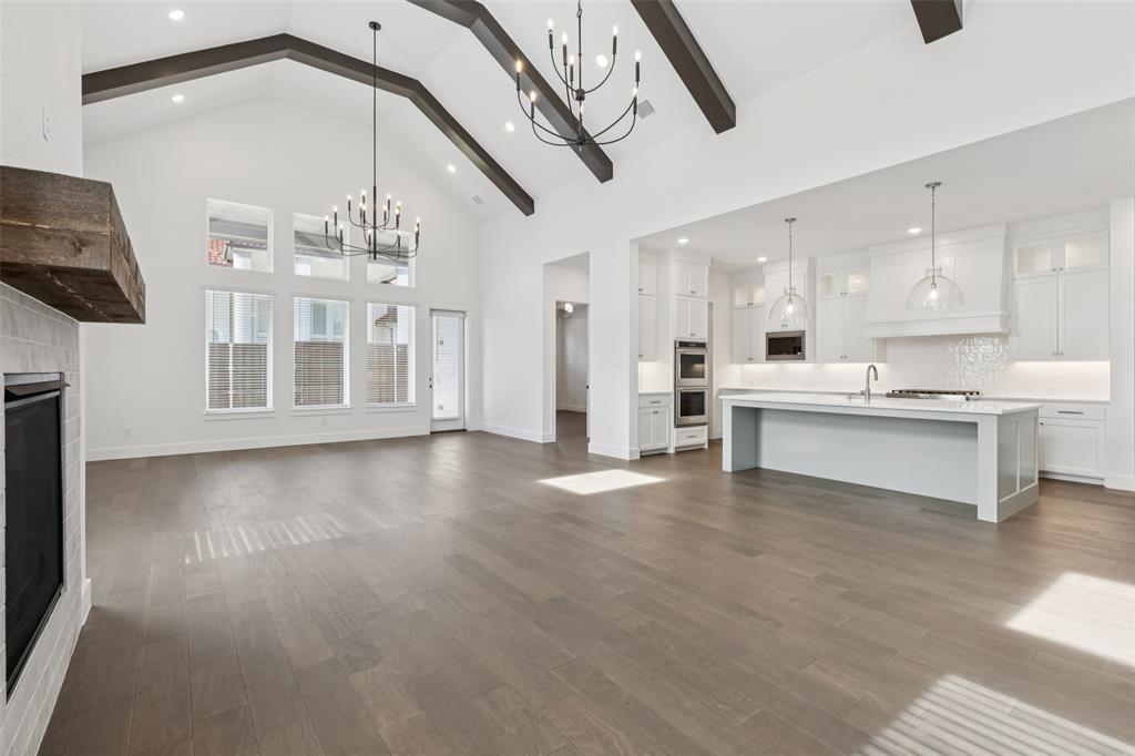 2111 Spiderlilly Lane