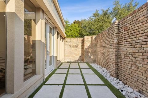 Tiny photo for 6 Saint Laurent Place, Dallas, TX 75225 (MLS # 21080969)