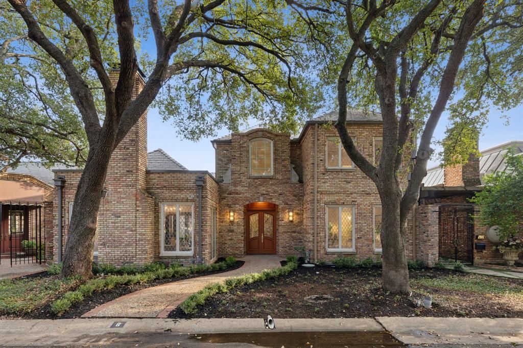 Photo for 6 Saint Laurent Place, Dallas, TX 75225 (MLS # 21080969)