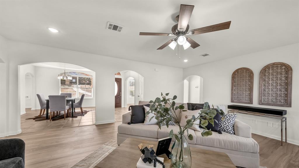 1735 Woodridge Court