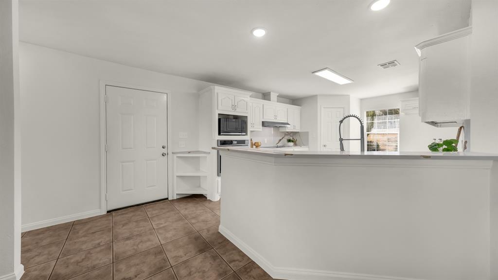 1735 Woodridge Court