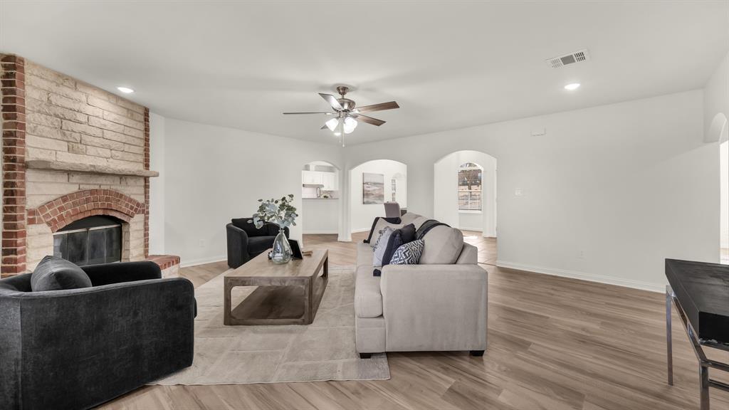 1735 Woodridge Court