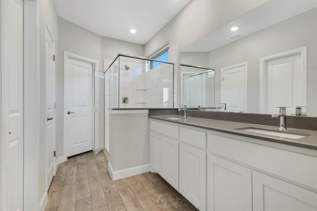 TRAILS OF ELIZABETH CREEK - Residential Lease