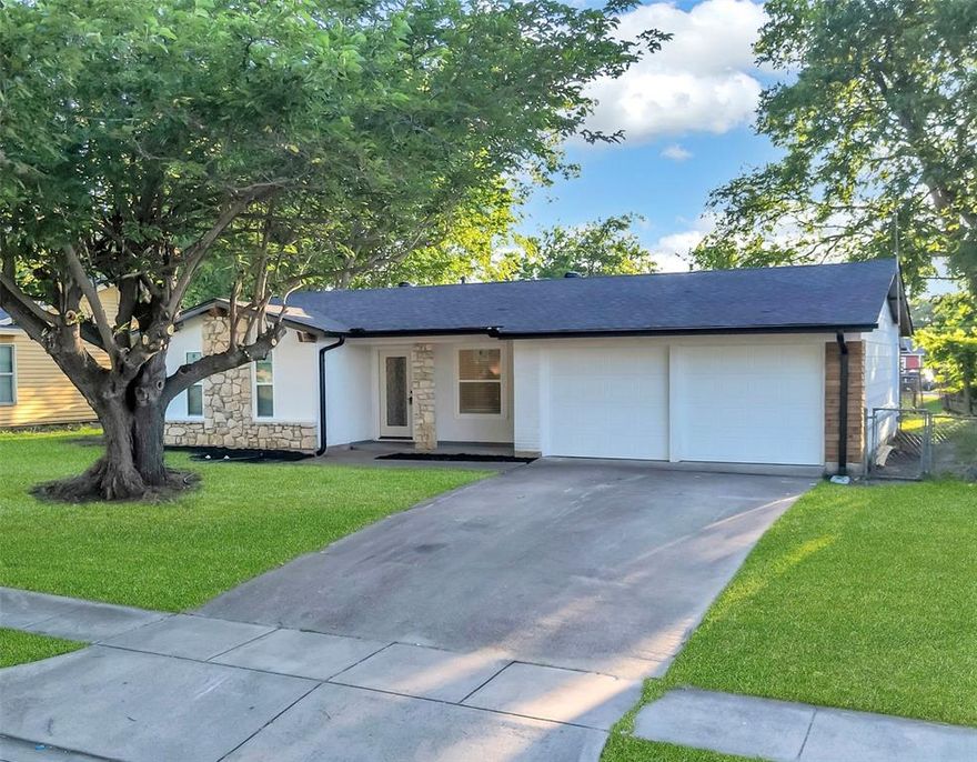 Welcome to this beautifully remodeled 3-bedroom, 2-bath home featuring a 2-car garage and a thoughtfully updated interior. Step inside to an open, inviting floor plan with stylish modern finishes throughout. The fully renovated kitchen offers new cabinetry, quartz countertops, and brand-new appliances—perfect for everyday living and entertaining. Recent updates include new windows, luxury vinyl plank flooring, new carpet, updated light fixtures, new faucets, and fresh interior and exterior paint. Both bathrooms have been renovated with contemporary finishes. Major system improvements include a new roof, new HVAC system, and new water heater, providing added comfort and peace of mind. Enjoy the private backyard with a covered patio, ideal for relaxing or hosting guests. Conveniently located near Interstate 30 and State Highway 360, with easy access to AT&T Stadium, Six Flags Over Texas, shopping, dining, and entertainment. This move-in-ready home offers the perfect blend of modern upgrades and a prime location.!
