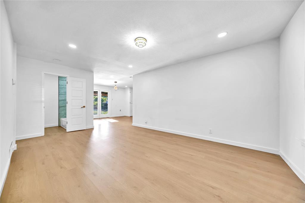 808 Hillcrest Drive