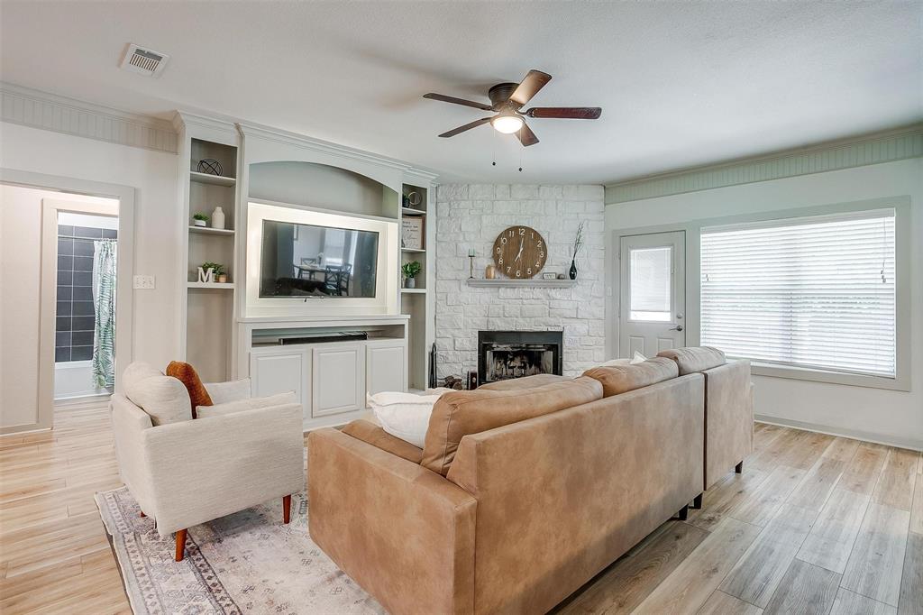 3711 Winding Way