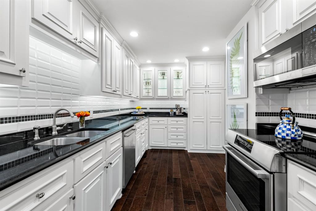 Athena Condo - Residential