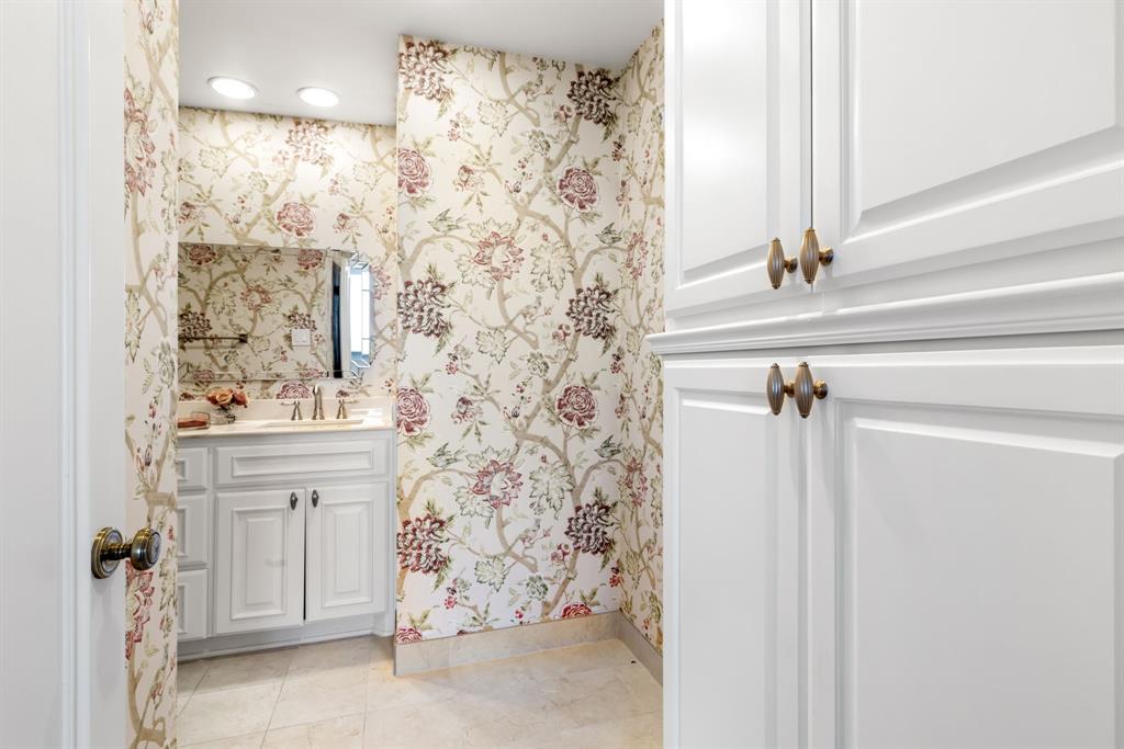 Athena Condo - Residential