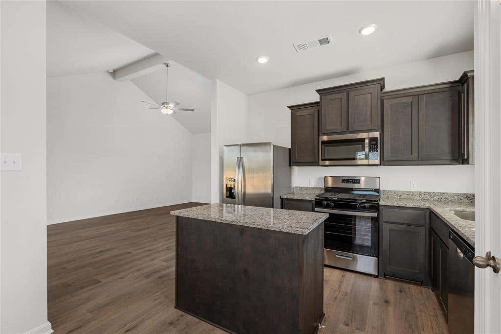 Photo of 904 Cawthorne Trail, Fort Worth, TX 76108 (MLS # 21342584)