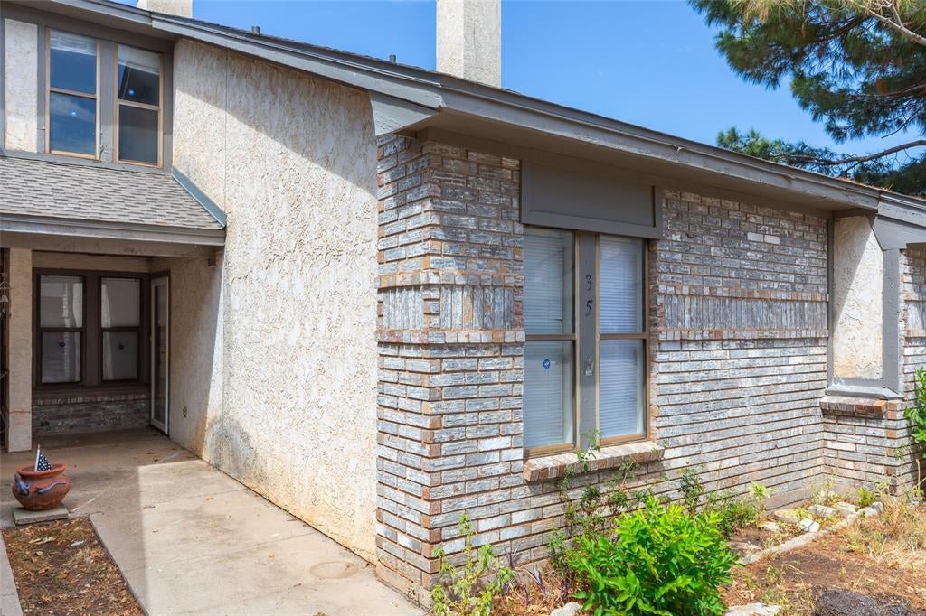 35 Crossroads Drive