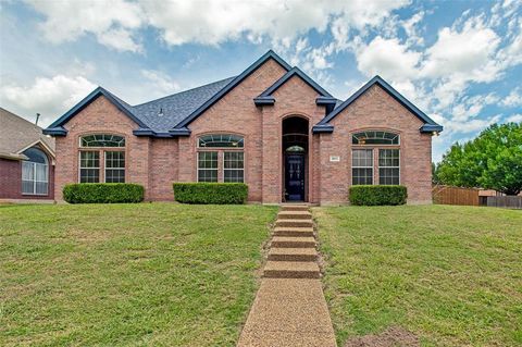 Photo of 803 Mill Creek Road, Lancaster, TX 75146 (MLS # 21312981)