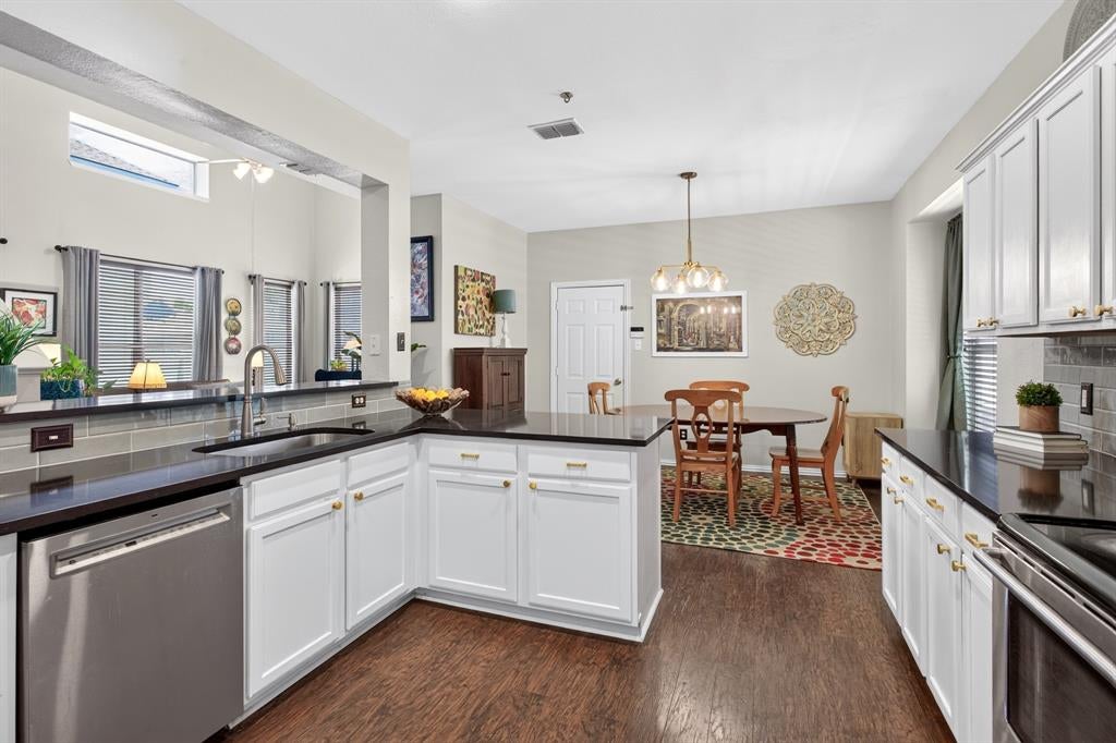 1370 Kingston Place