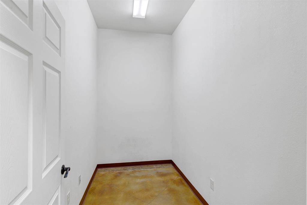 Thrash - Commercial Sale