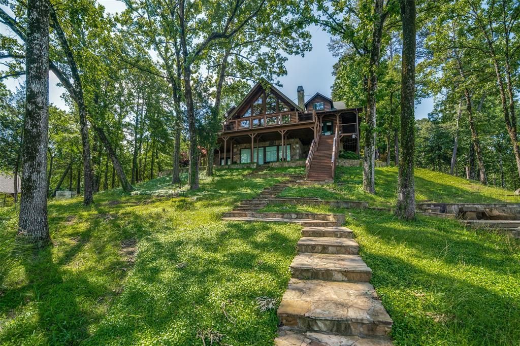 Photo of 206 Dogwood Point, Winnsboro, TX 75494 (MLS # 21182293)