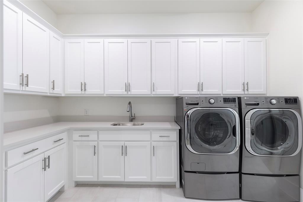 Mustang Lakes - Residential