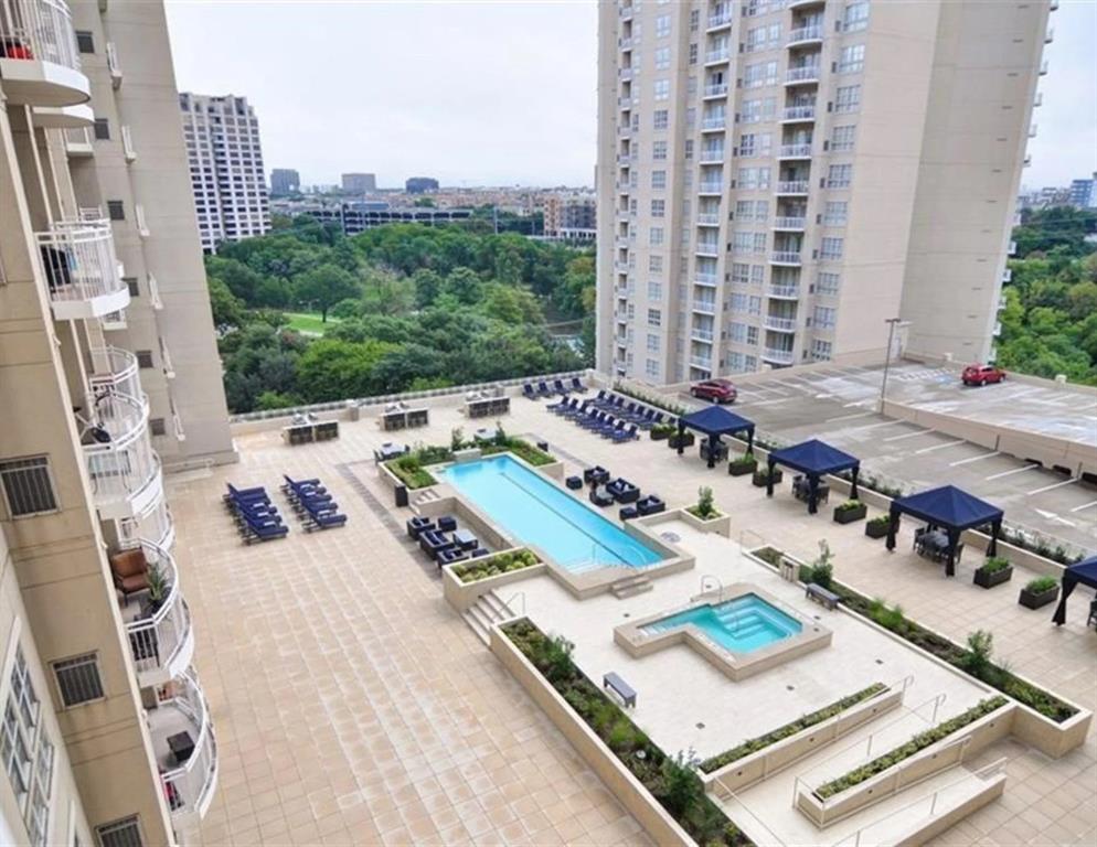 Renaissance-Turtle Crk Condos - Residential
