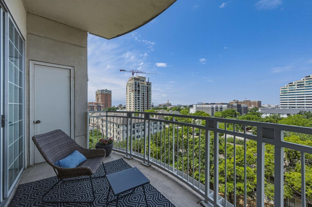 Renaissance-Turtle Crk Condos - Residential