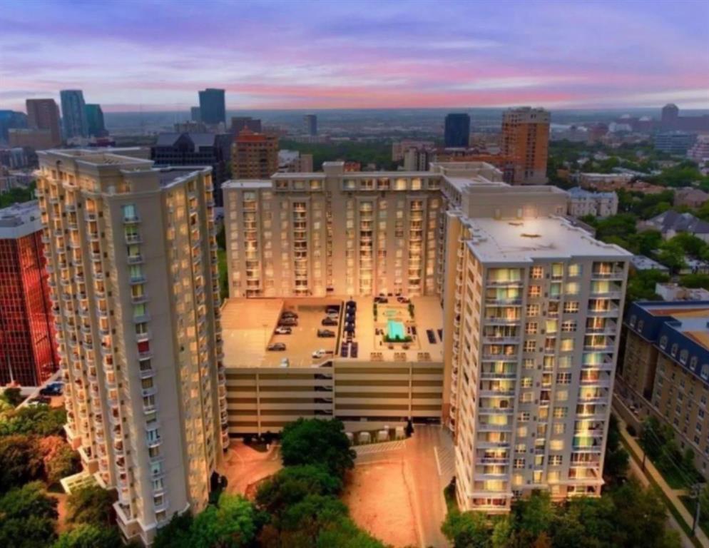 Renaissance-Turtle Crk Condos - Residential