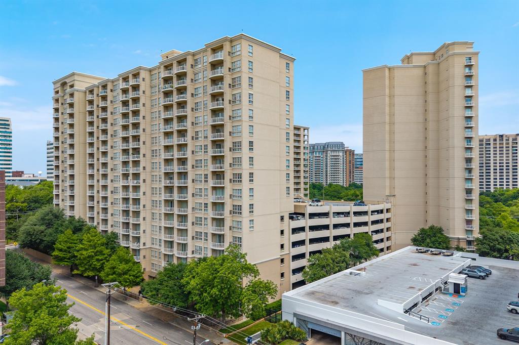 Renaissance-Turtle Crk Condos - Residential