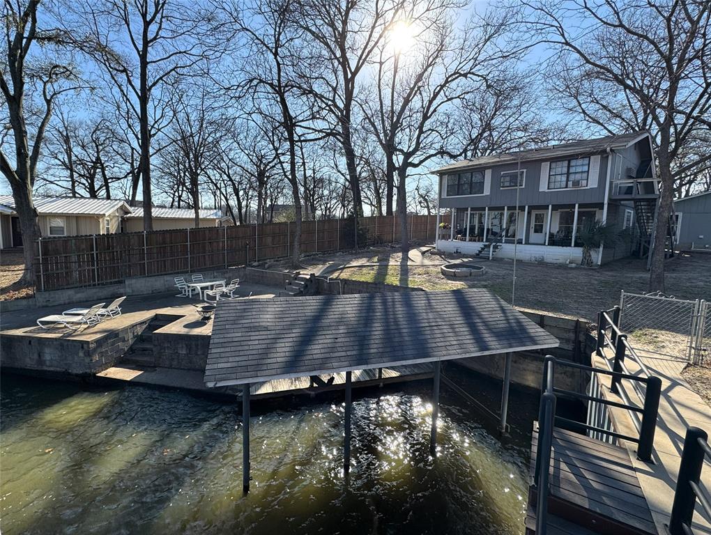1529 Oak Shore Drive